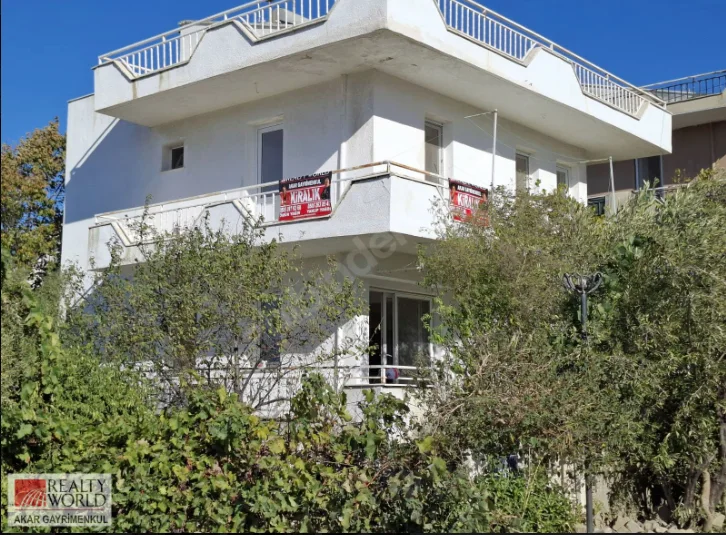 RW Akar'dan Akarca Sahili Manzaralı Kiralık 3+1 Dubleks